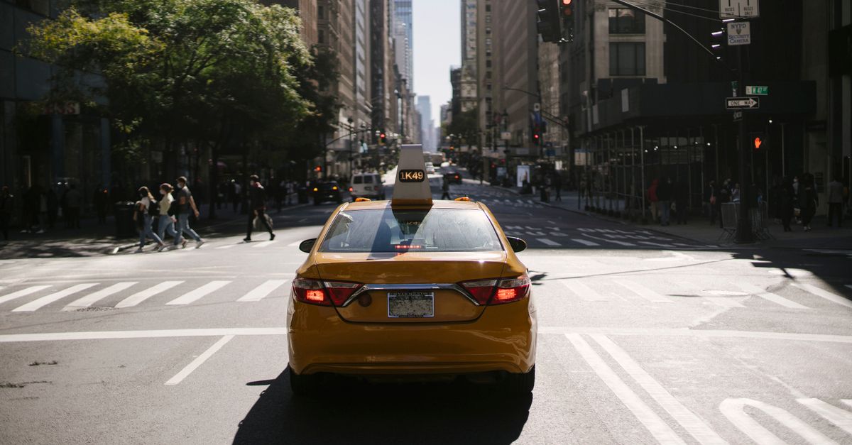 Beitragsbild zu: Robotaxis bei Nacht: Tesla räumt Grenzen der Kameras ein